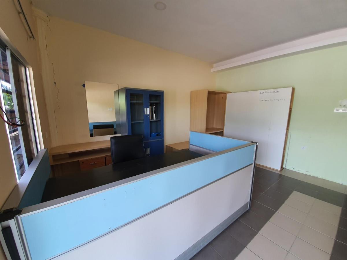 Spot On 90025 Sr Valley Hotel Σερεμπάν Εξωτερικό φωτογραφία